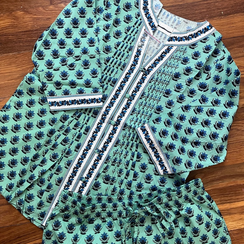 Ella Simone Pajama Set - Picture 2 of 9